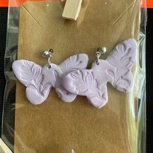 Leaf pattern butterfly earrings